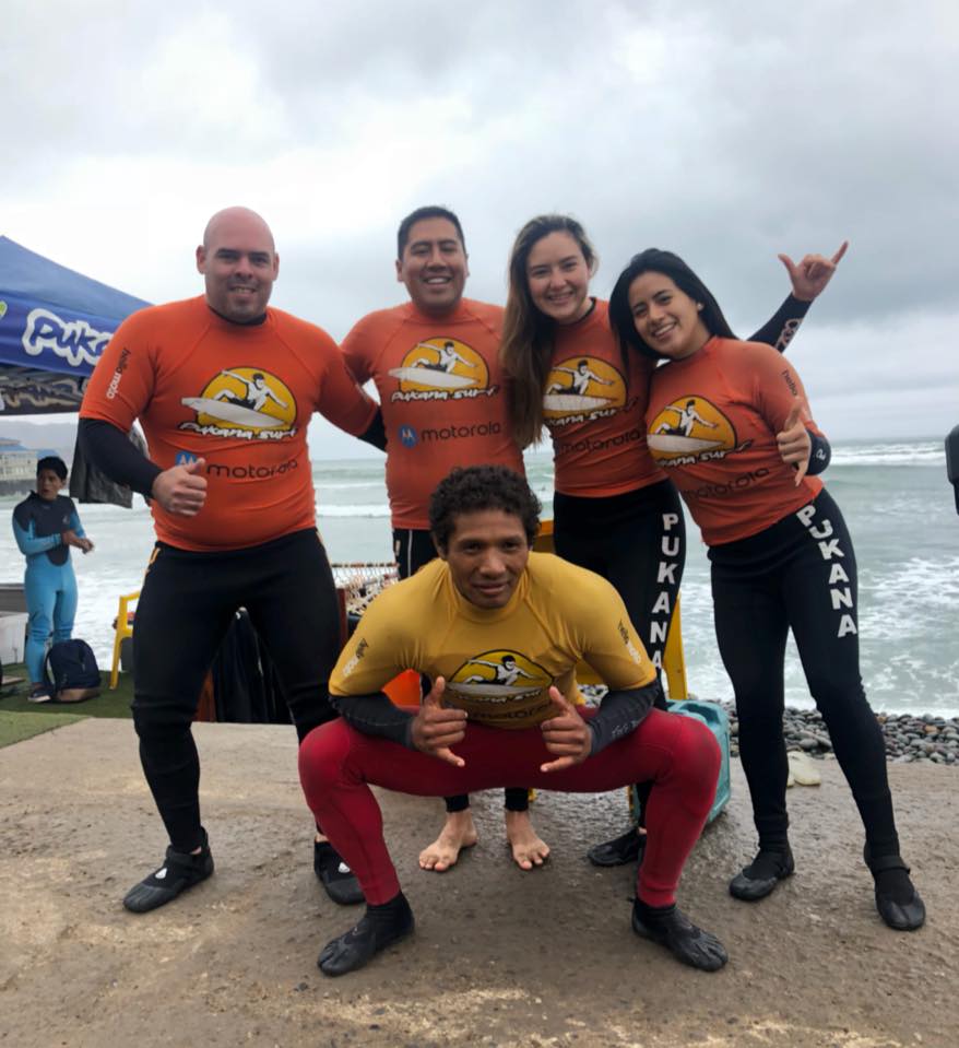 Group Surf lesson Pukana Surf School in Lima Peru